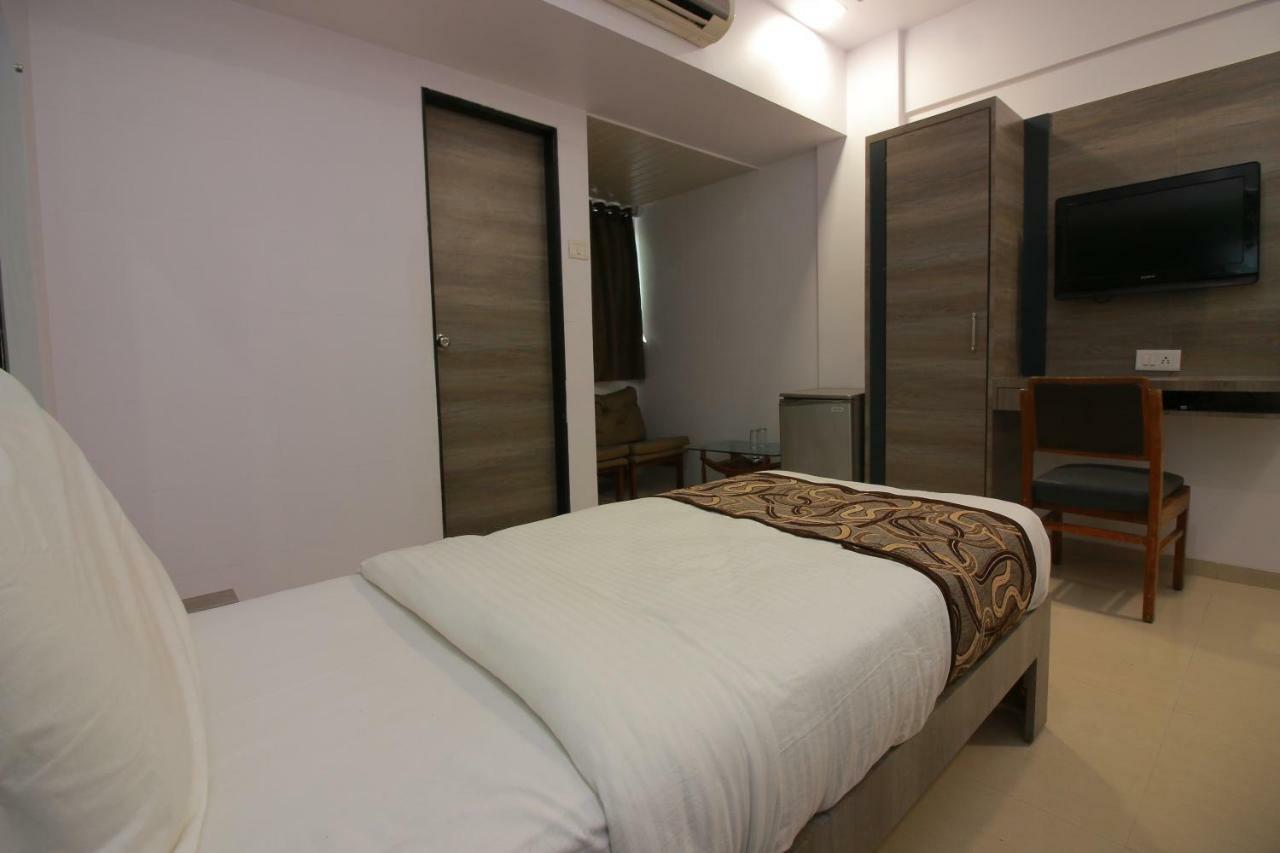 נאווי מומבאי Hotel Apex מראה חיצוני תמונה
