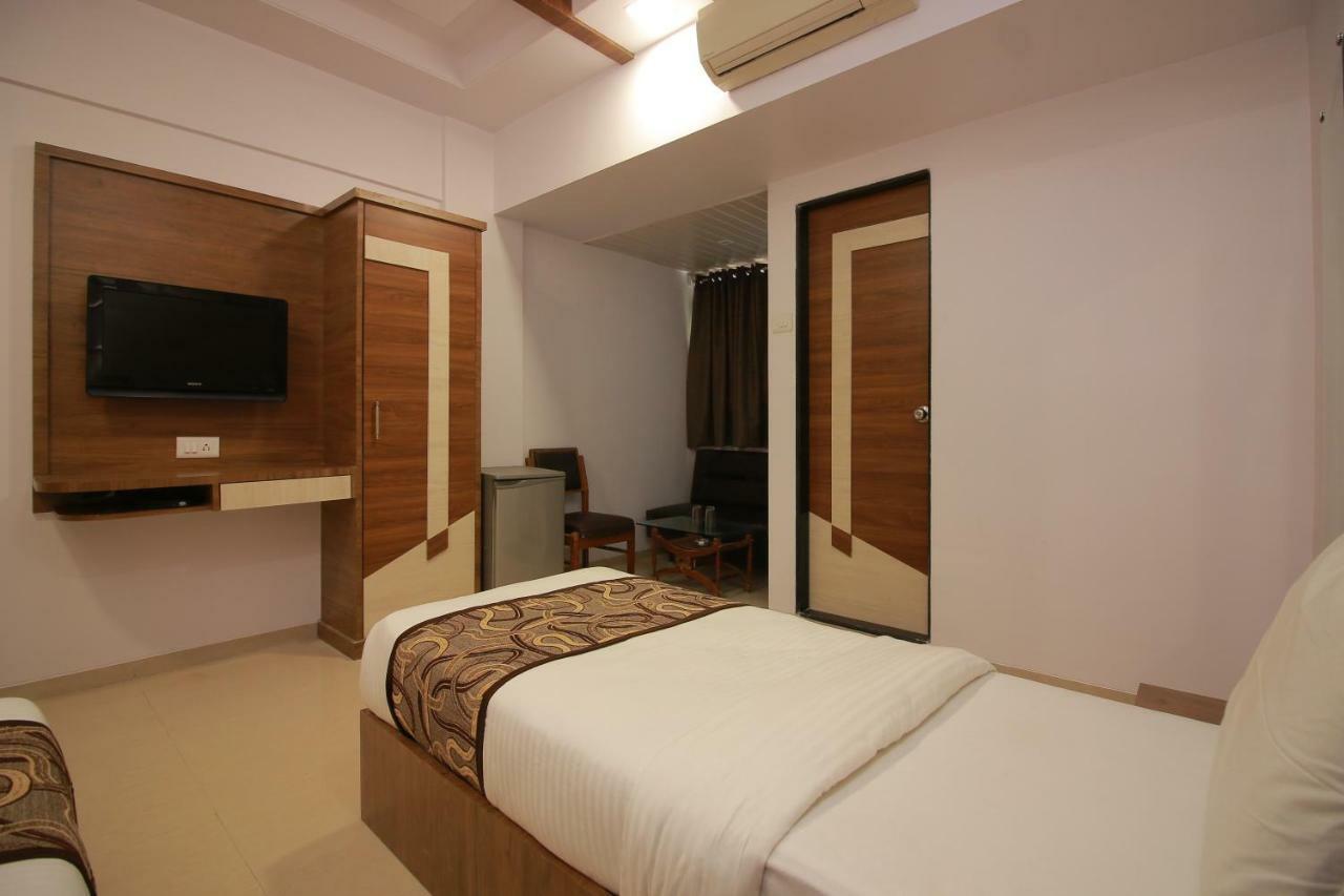 נאווי מומבאי Hotel Apex מראה חיצוני תמונה