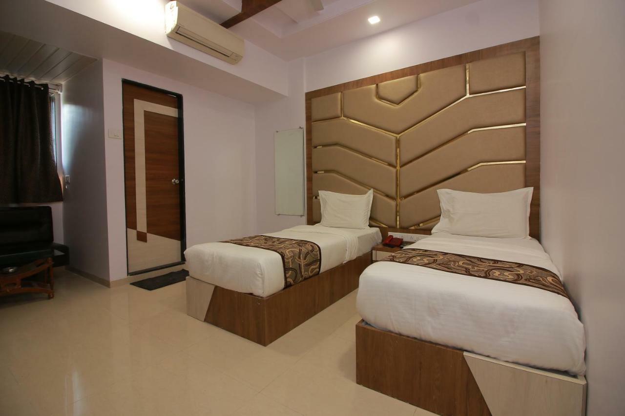 נאווי מומבאי Hotel Apex מראה חיצוני תמונה