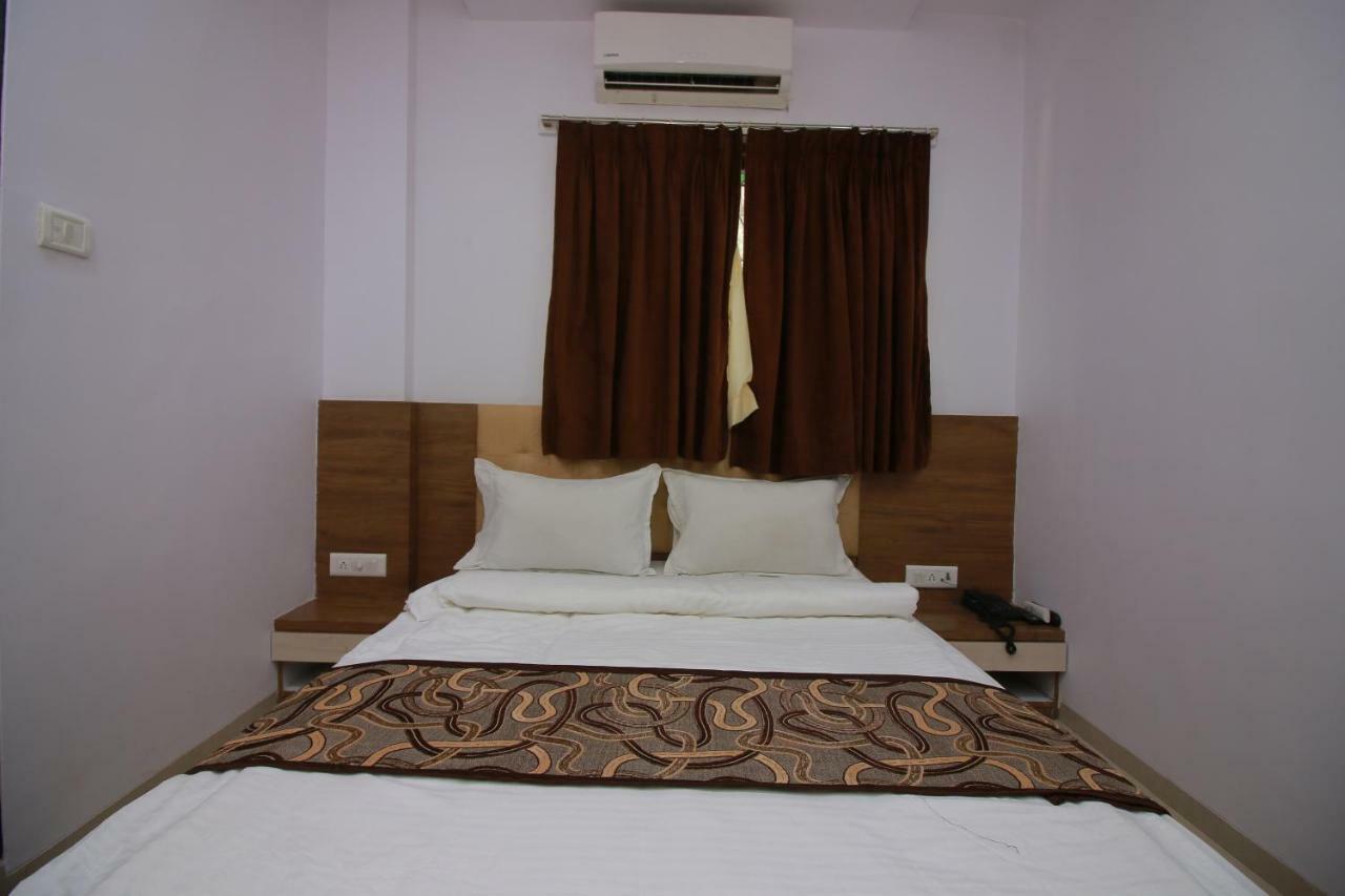 נאווי מומבאי Hotel Apex מראה חיצוני תמונה